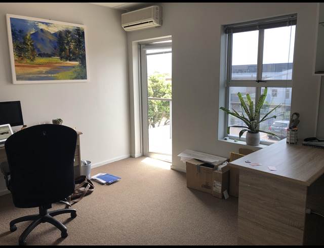 162M² OFFICE TO LET IN WESTLAKE