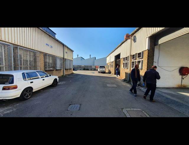 720M² WAREHOUSE TO LET IN EPPING INDUSTRIAL
