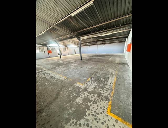 800M² WAREHOUSE TO LET IN MASONS MILL