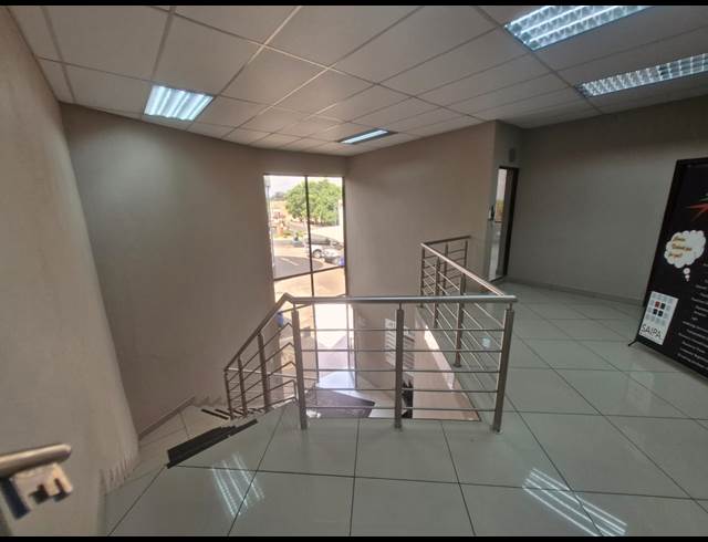 15M² OFFICE TO LET IN FRANSVILLE