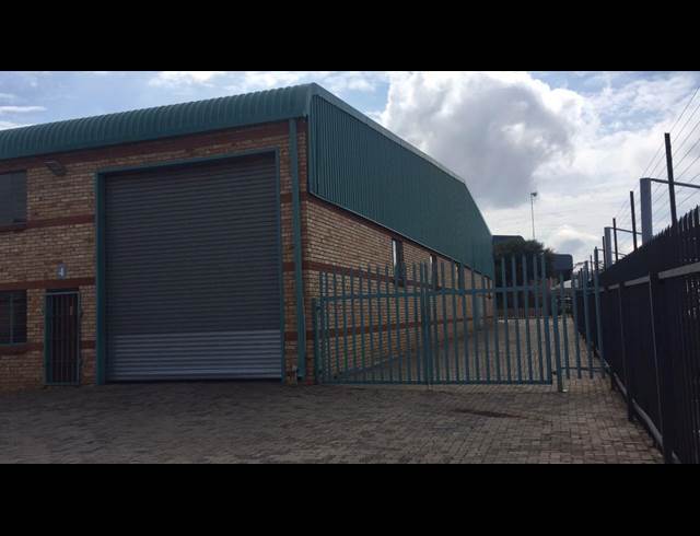 520M² WAREHOUSE RENTED IN TUNNEY