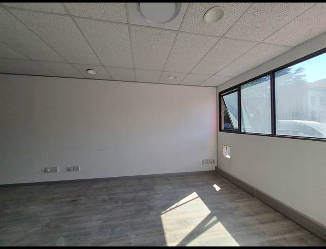 118M² OFFICE TO LET IN DUNKELD