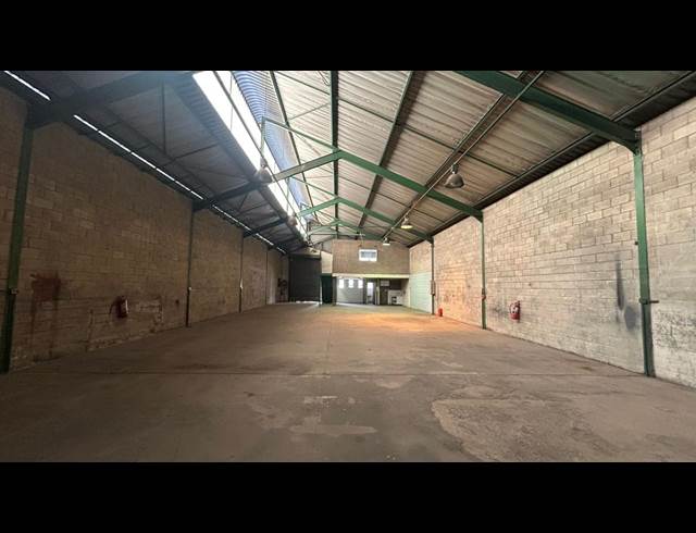 398M² WAREHOUSE TO LET IN ROBERTVILLE