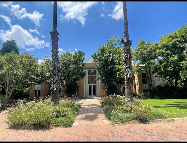 253M² OFFICE TO LET IN HOUGHTON ESTATE