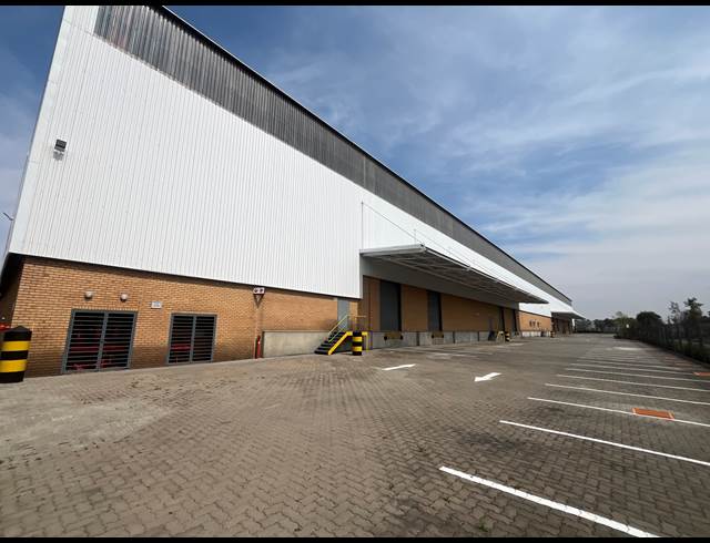 13,926M² WAREHOUSE TO LET IN GOSFORTH PARK