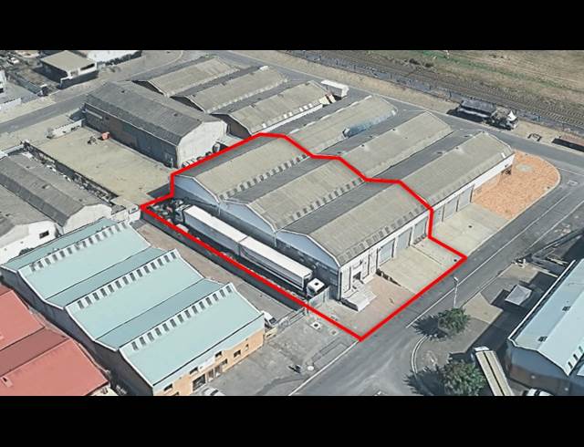 1,270M² WAREHOUSE TO LET IN STIKLAND INDUSTRIAL