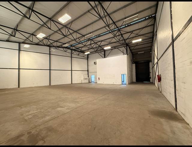 510M² WAREHOUSE TO LET IN ATLAS GARDENS