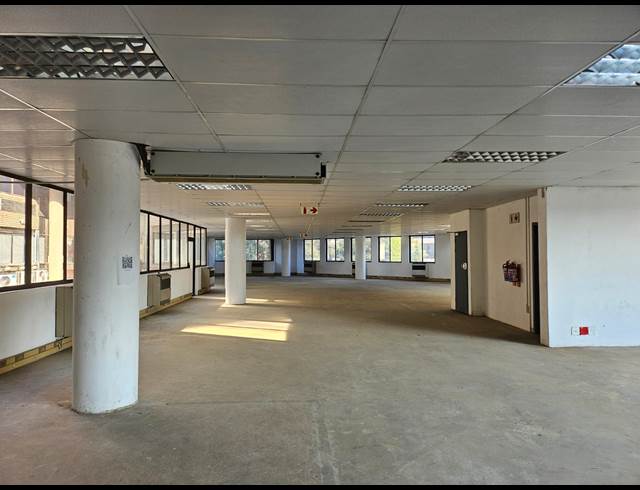 1,041M² OFFICE TO LET IN DIE HOEWES