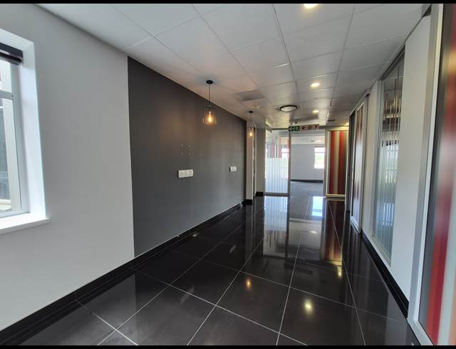 1,633M² OFFICE TO LET IN SANDTON CENTRAL