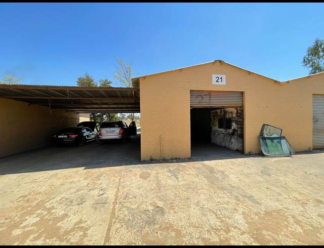 120M² WAREHOUSE TO LET IN COSMO CITY
