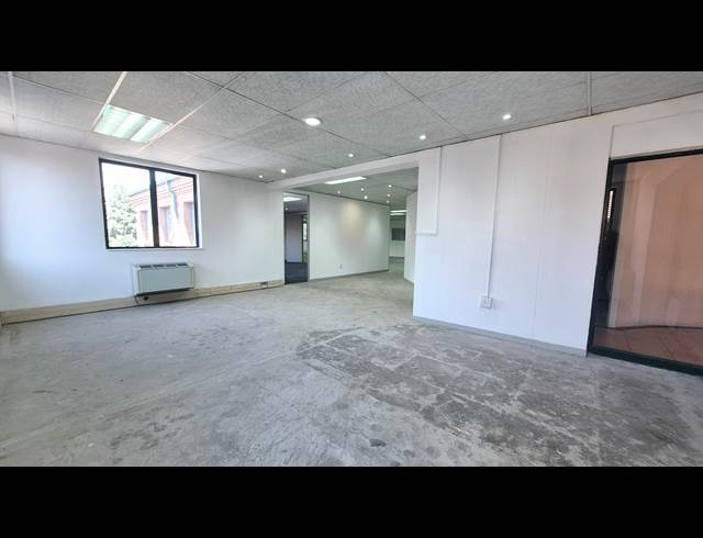 376M² OFFICE TO LET IN MENLYN