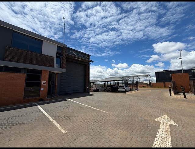 343M² WAREHOUSE TO LET IN CLAYVILLE