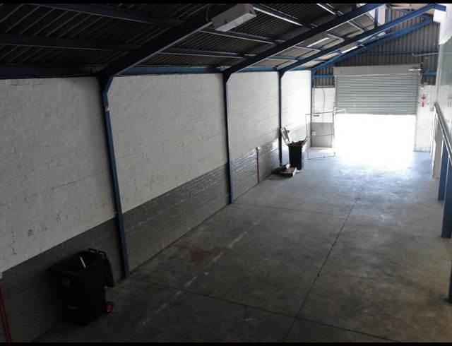 381M² FACTORY TO LET IN BEACONVALE