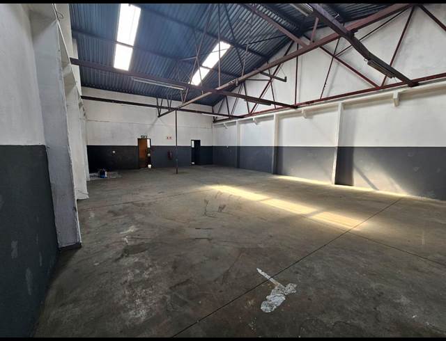 224M² WAREHOUSE TO LET IN STEELEDALE