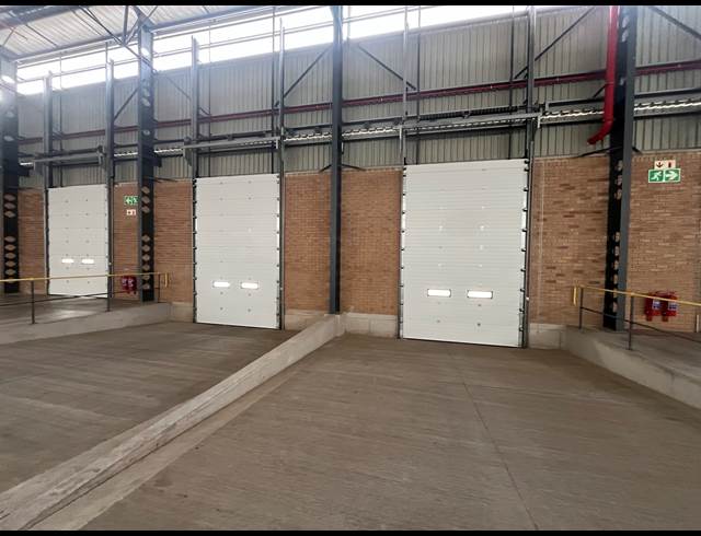 8,300M² WAREHOUSE TO LET IN AIRPORT PARK