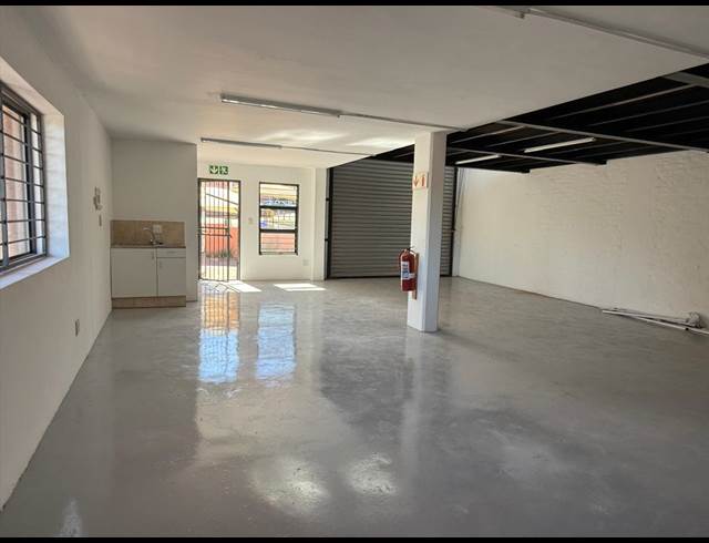 180M² WAREHOUSE TO LET IN BARBEQUE DOWNS