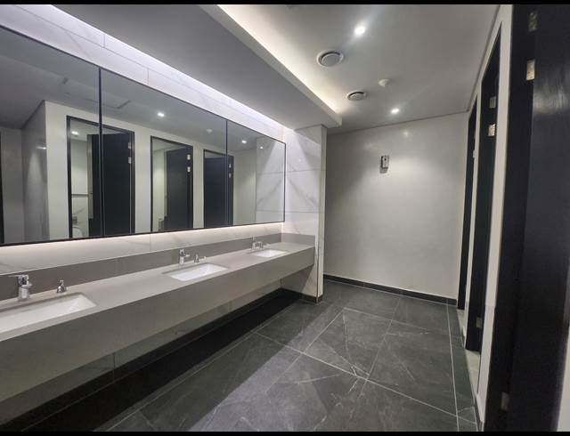 236M² OFFICE TO LET IN WATERFALL