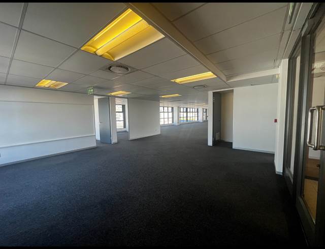 428M² OFFICE TO LET IN WOODSTOCK