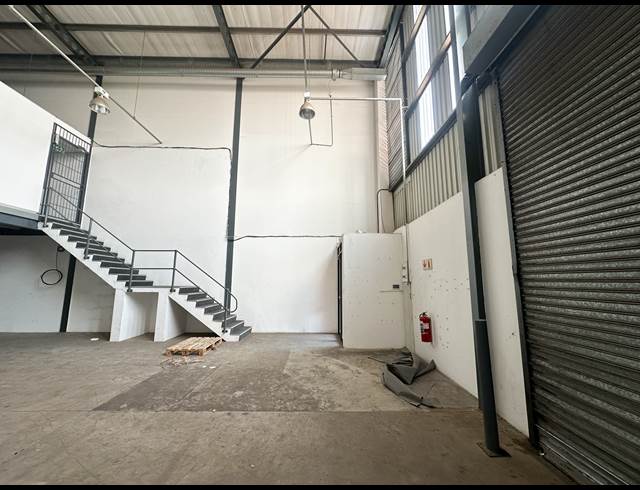 284M² WAREHOUSE TO LET IN MEADOWDALE