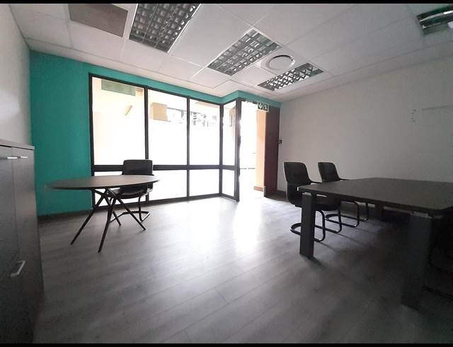 96M² OFFICE TO LET IN IRENE