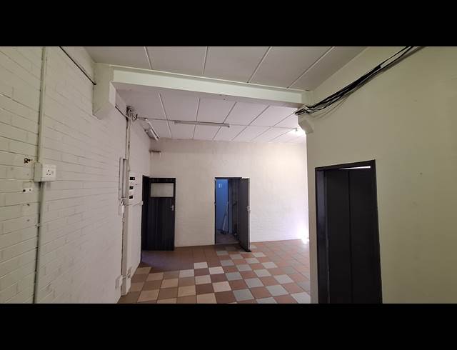 600M² FACTORY TO LET IN INDUSTRIA NORTH