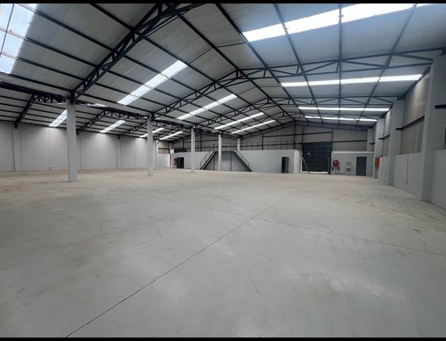 1,094M² WAREHOUSE TO LET IN COSMO BUSINESS PARK