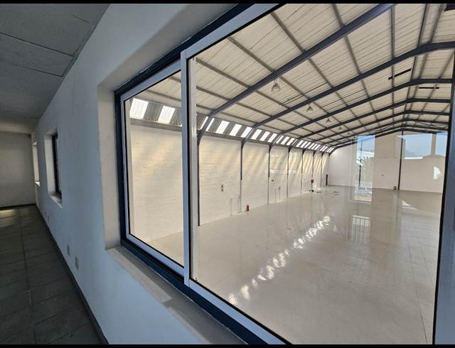 1,250M² WAREHOUSE TO LET IN KILLARNEY GARDENS