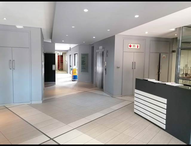 170M² BUILDING TO LET IN TYGER VALLEY