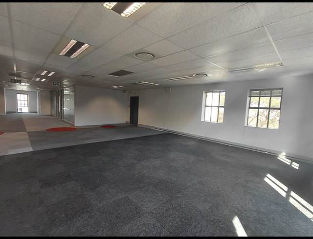 383M² OFFICE TO LET IN BRYANSTON