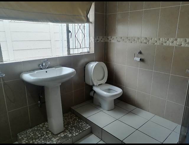 1 bed property to rent in WINCHESTER HILLS