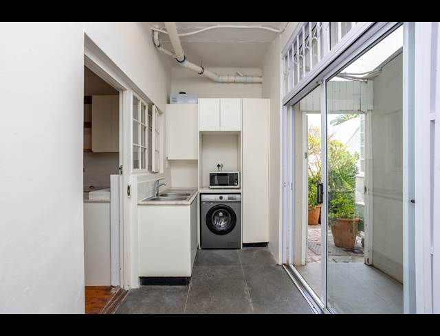 3 BEDROOM APARTMENT RENTED IN ORANJEZICHT