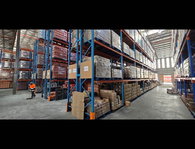 7,649M² WAREHOUSE TO LET IN NORTH RIDING