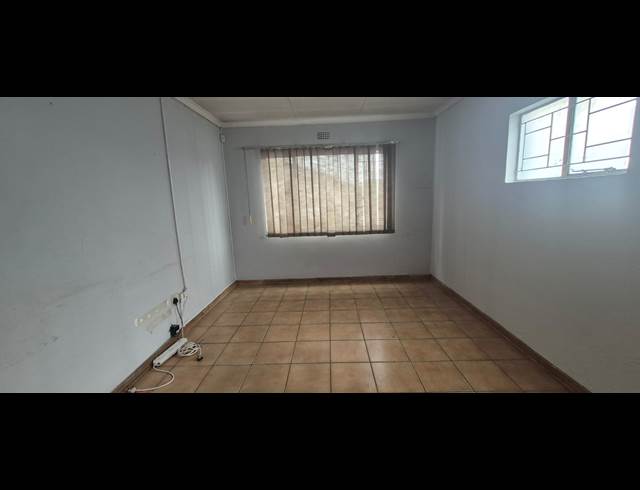 627M² WAREHOUSE TO LET IN ANDERBOLT