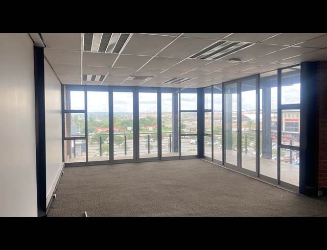 377M² OFFICE TO LET IN NORTH RIDING