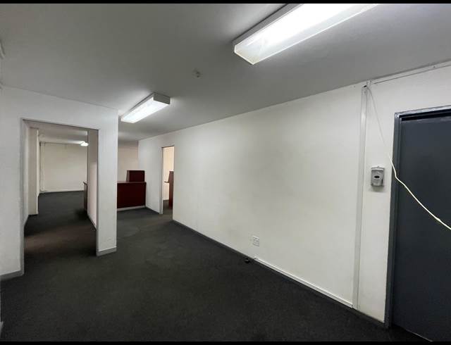 555M² WAREHOUSE TO LET IN RANDJESPARK