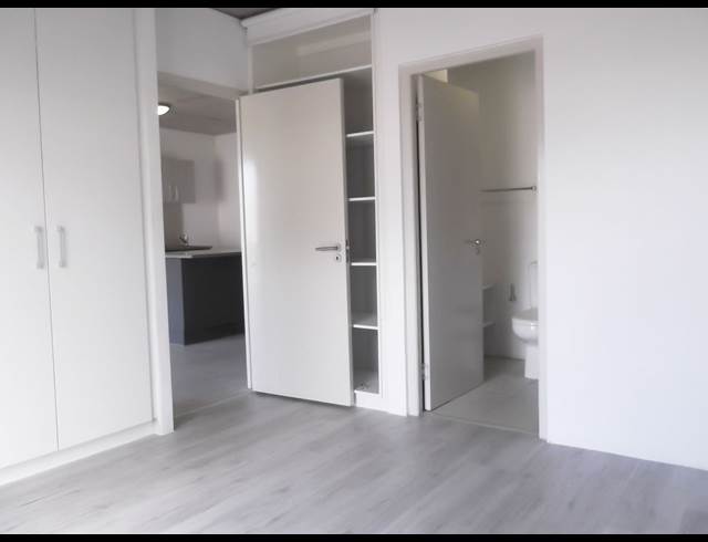 2 bed property to rent in OBSERVATORY