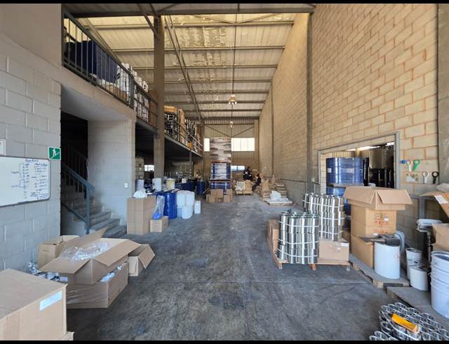 265M² WAREHOUSE TO LET IN STORMILL