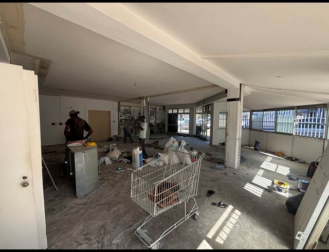 135M² RETAIL TO LET IN AUDAS ESTATE