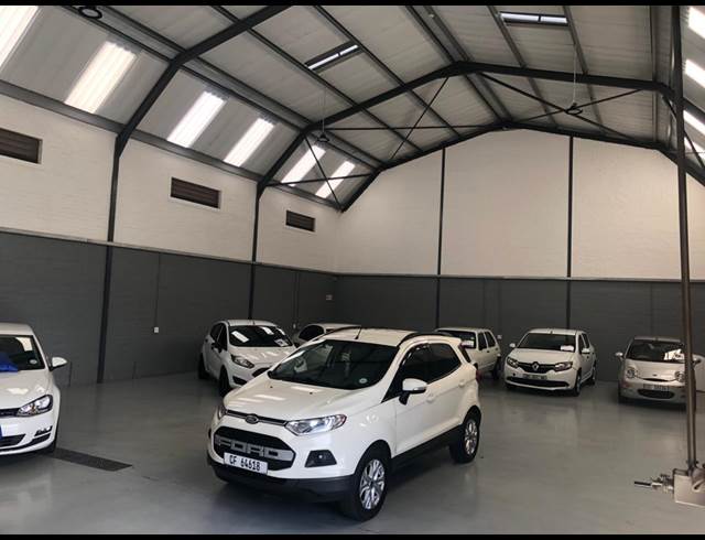 371M² WAREHOUSE RENTED IN STIKLAND INDUSTRIAL