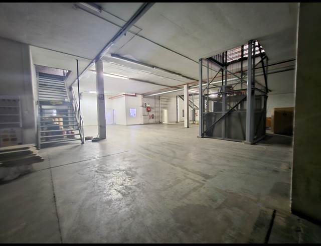 2,400M² WAREHOUSE TO LET IN PRETORIA WEST