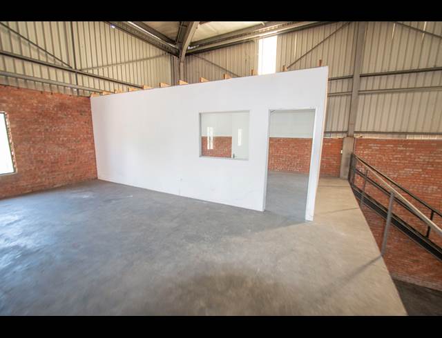 2,380M² WAREHOUSE TO LET IN KYA SANDS