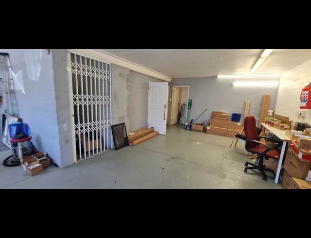 210M² FACTORY TO LET IN DIEP RIVER