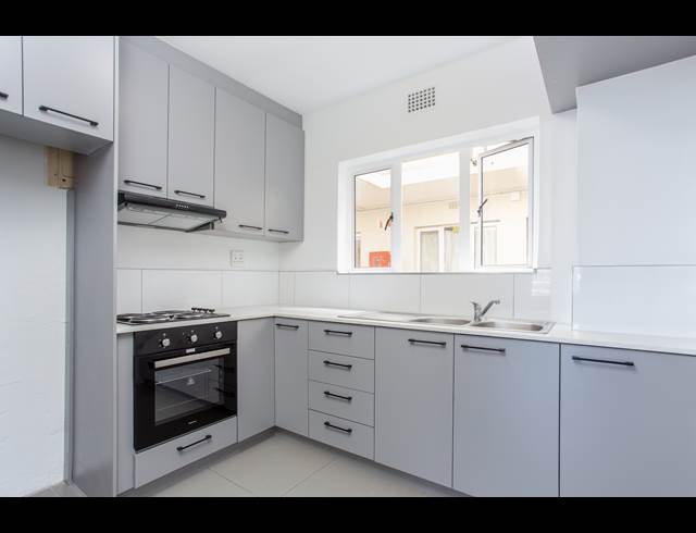 2 BEDROOM APARTMENT RENTED IN WYNBERG UPPER