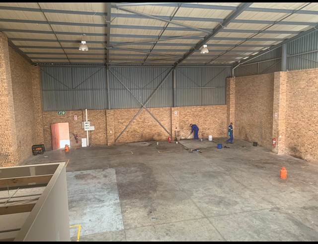 496M² WAREHOUSE RENTED IN LASER PARK