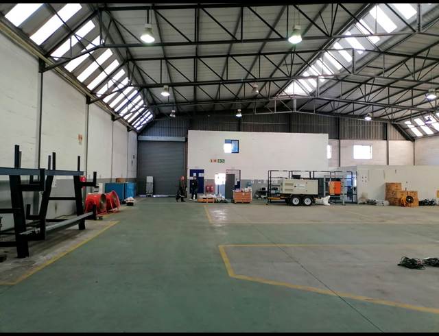 1,040M² WAREHOUSE TO LET IN KILLARNEY GARDENS