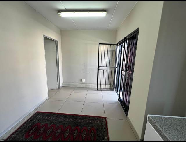 461M² WAREHOUSE TO LET IN STRIJDOMPARK