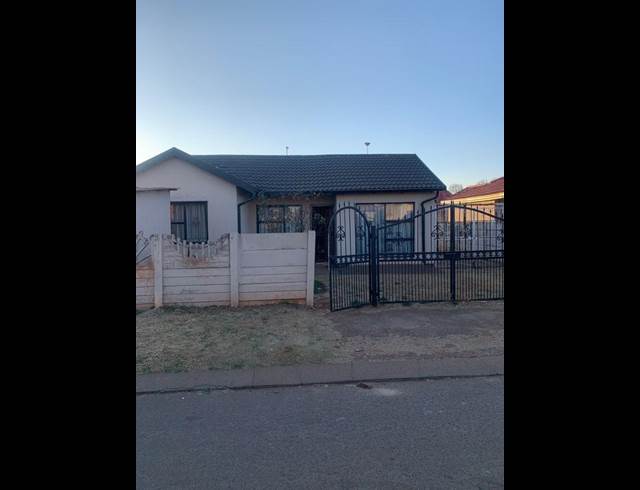 4 BEDROOM PROPERTY TO RENT IN VOSLOORUS EXT 7
