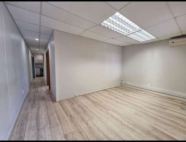 87M² OFFICE TO LET IN TYGER WATERFRONT