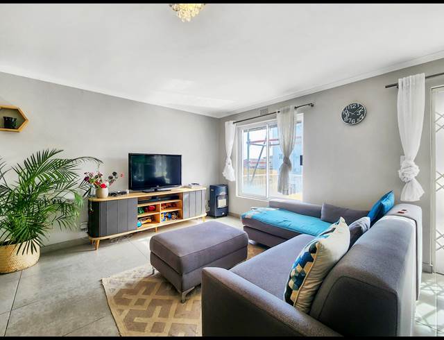2 BEDROOM APARTMENT RENTED IN FRESNAYE