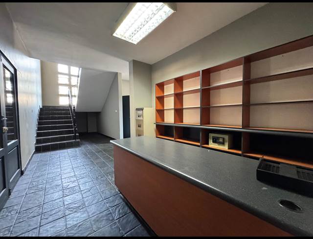 6,666M² WAREHOUSE TO LET IN GLEN ANIL